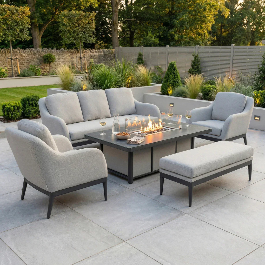 Fire Pit Dining Sets UK 2026: Luxury Outdoor Dining & Heating Guide