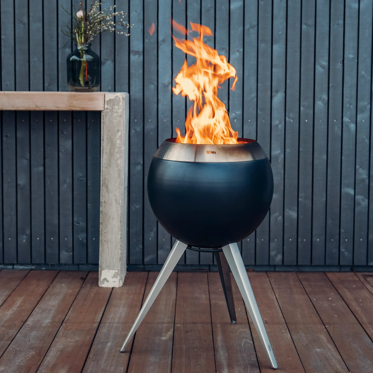 Höfats MOON 45 Fire Bowl with High Stand