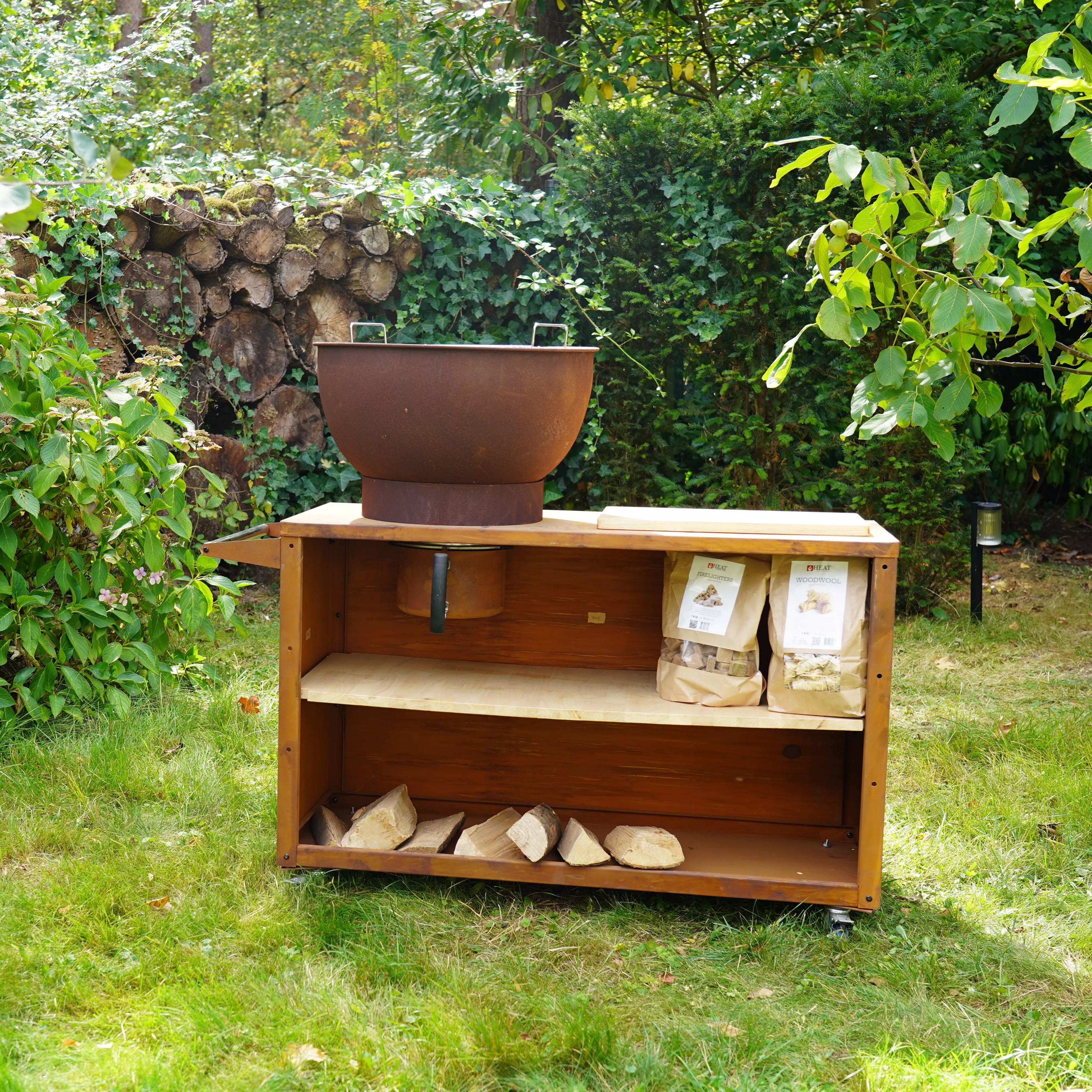 HEAT Trolle Outdoor Cooking Station Kitchen Rust