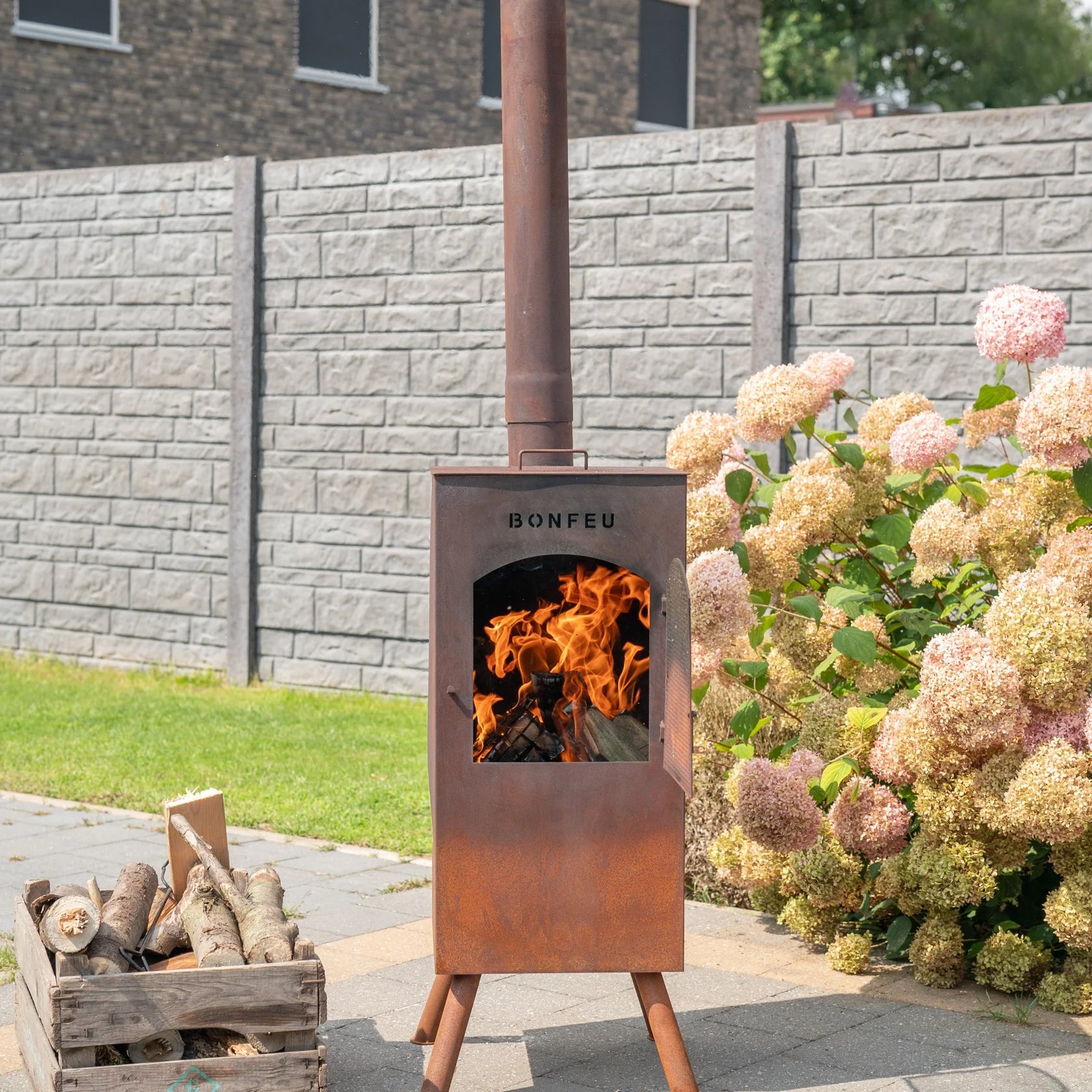 BonFeu BonCarré Outdoor Fireplace
