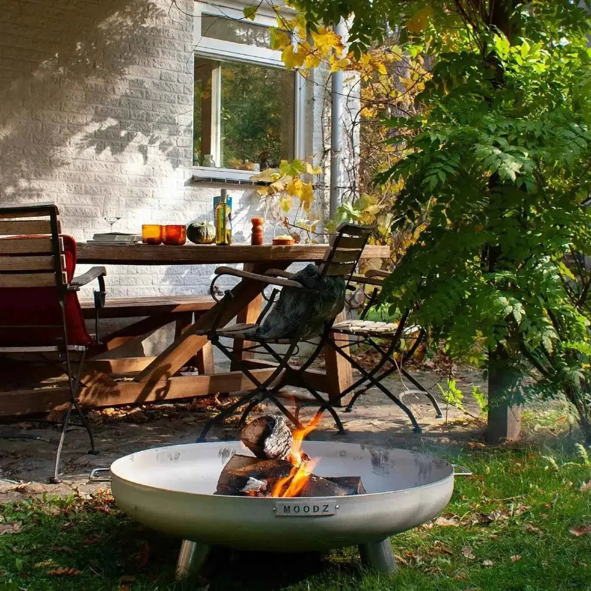 MOODZ Stainless Steel Fire Bowl With Feet And Handles